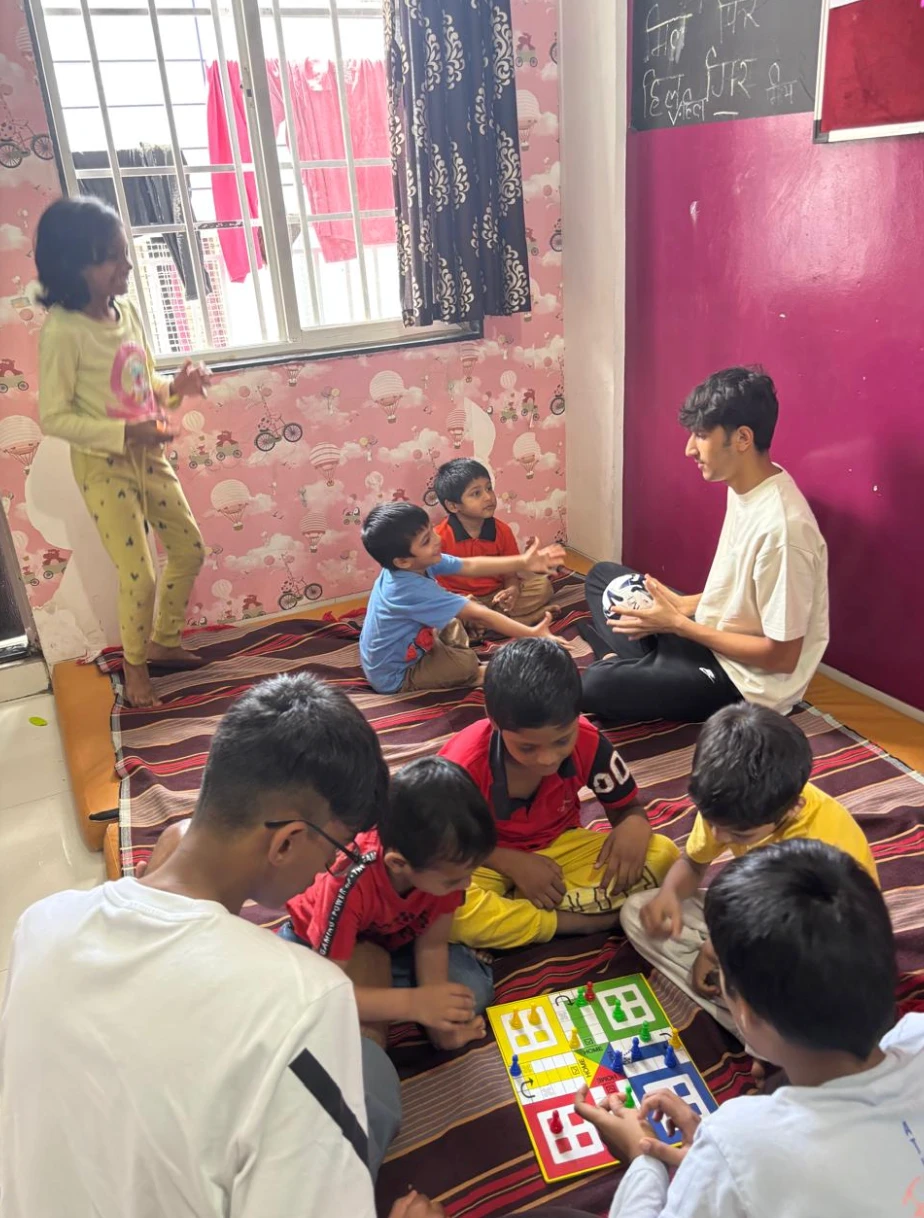 Volunteering: games with children
